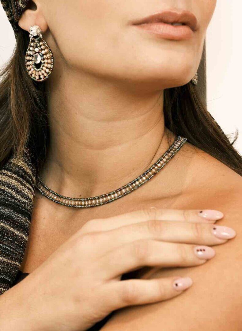 Necklace-Giro-Zirco-Brown_IND-scaled