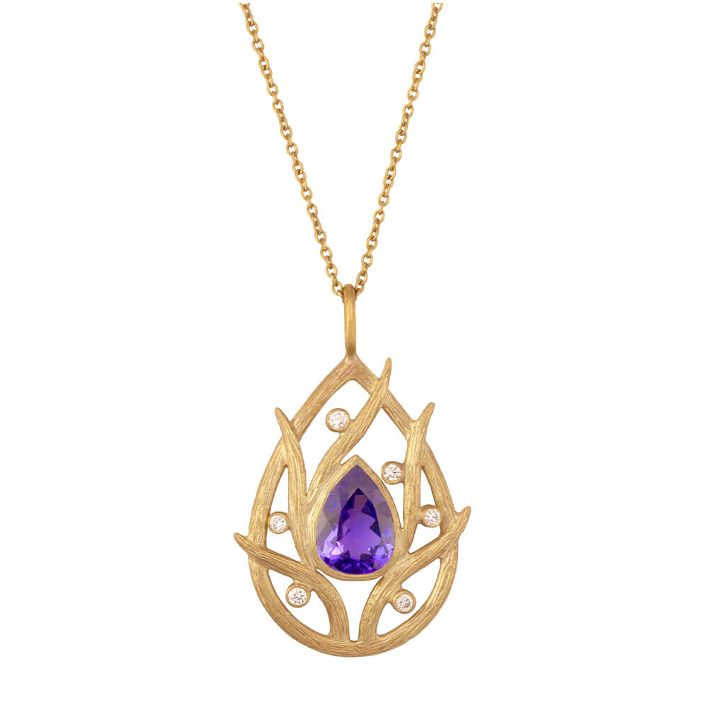 laurie-kaiser_LK5398_tanzanite-pendant-white-brilliant-diamonds-in-yellow-gold