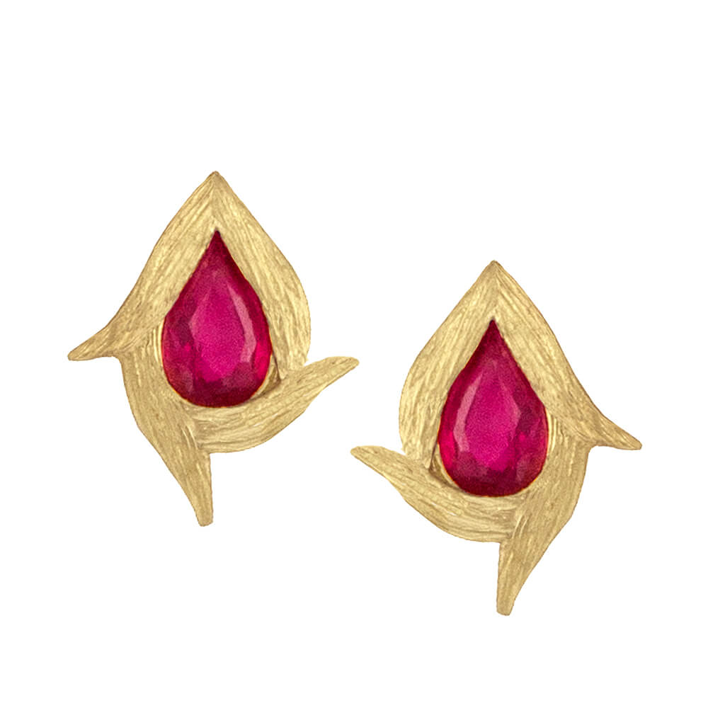 laurie-kaiser_LK5406_rubies-earrings-in-yellow-gold