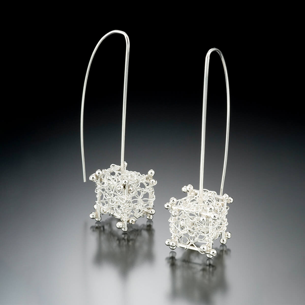 randi-chervitz_E9615_crocheted-cube-earrings_2