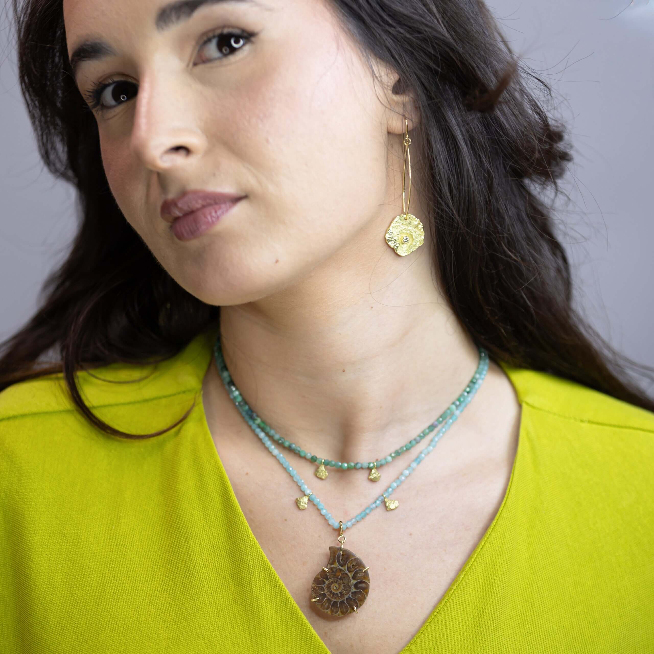 emanuela-duca_ED243E_magia-gold-diamond-earrings_model