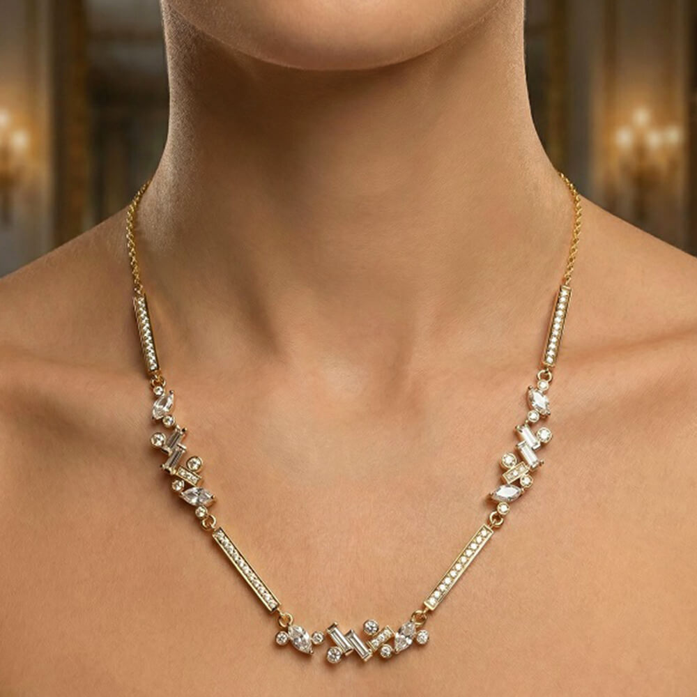 martha-seely_MS_7-station-necklace_model